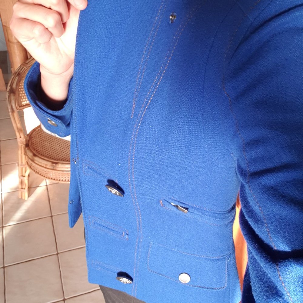Jacket - Picture 14 of 15